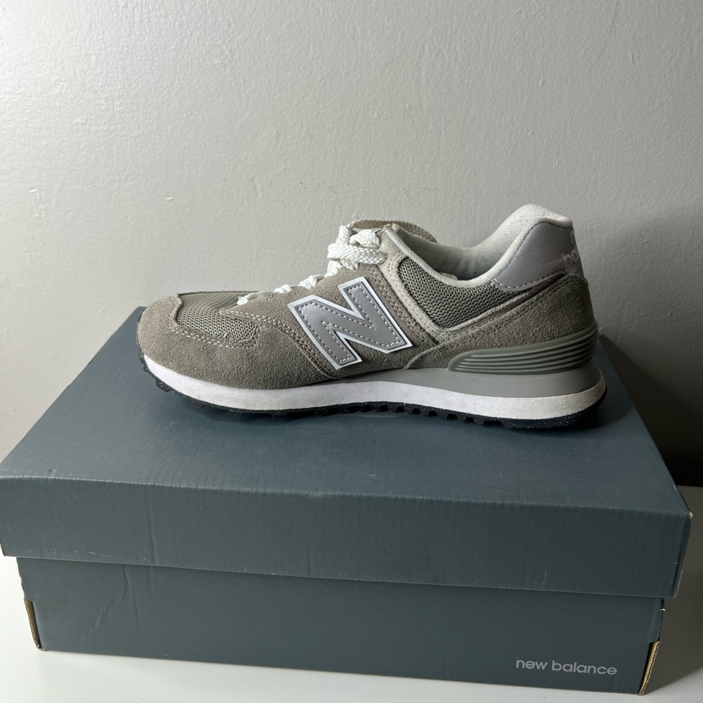 574 Core Grey and White New Balance